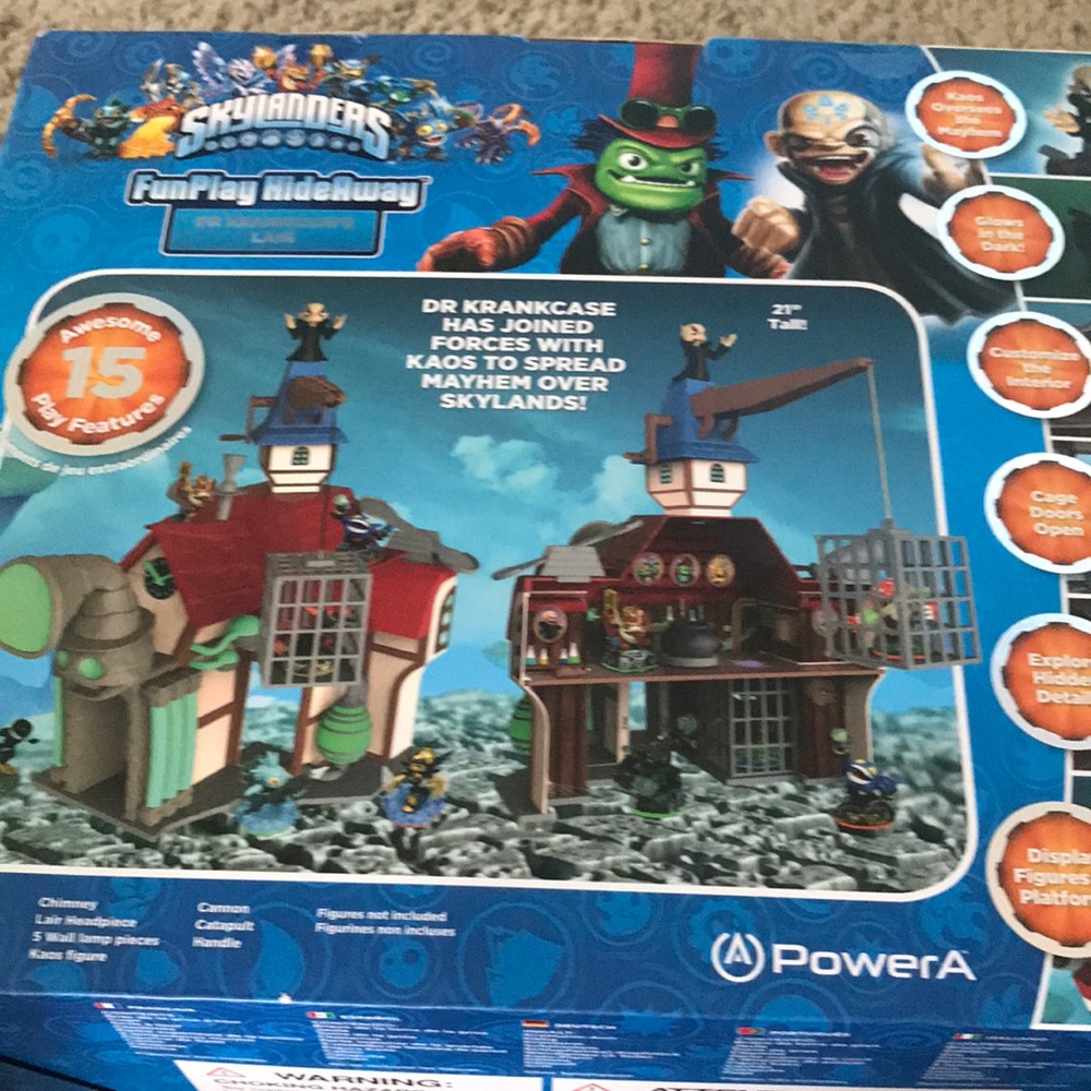 Skylanders playhouse NWT